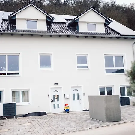 13 Mit Netflix Apartment *